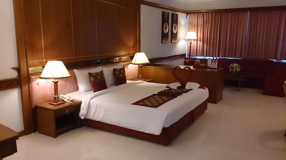 The Camelot Hotel Pattaya Esterno foto
