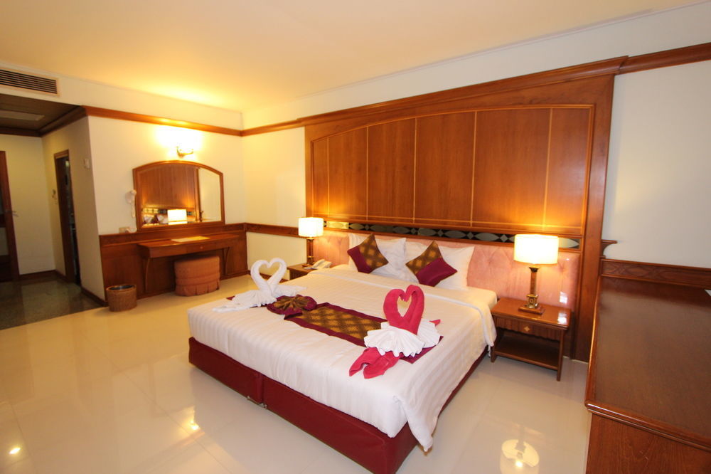 The Camelot Hotel Pattaya Esterno foto